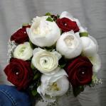 Bouquet mariée Roses rouges Pivoines et Renoncules blanches  - Boutique Vergez Tarnos